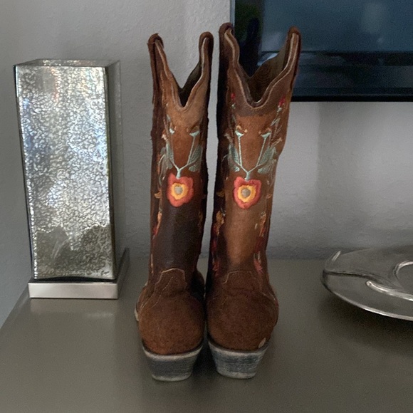 Corral Chocolate Lamb Floral Embroidery Boot - Picture 5 of 8